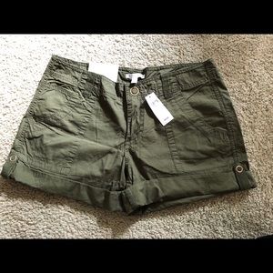 Army green gap shorts